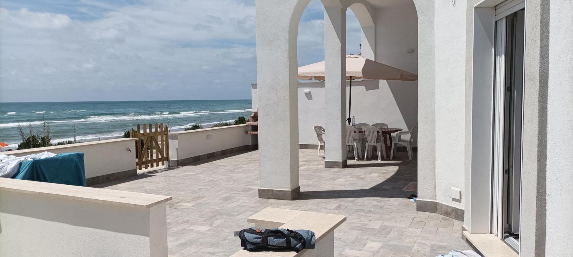 The Suite On The Beach Торваяника Экстерьер фото