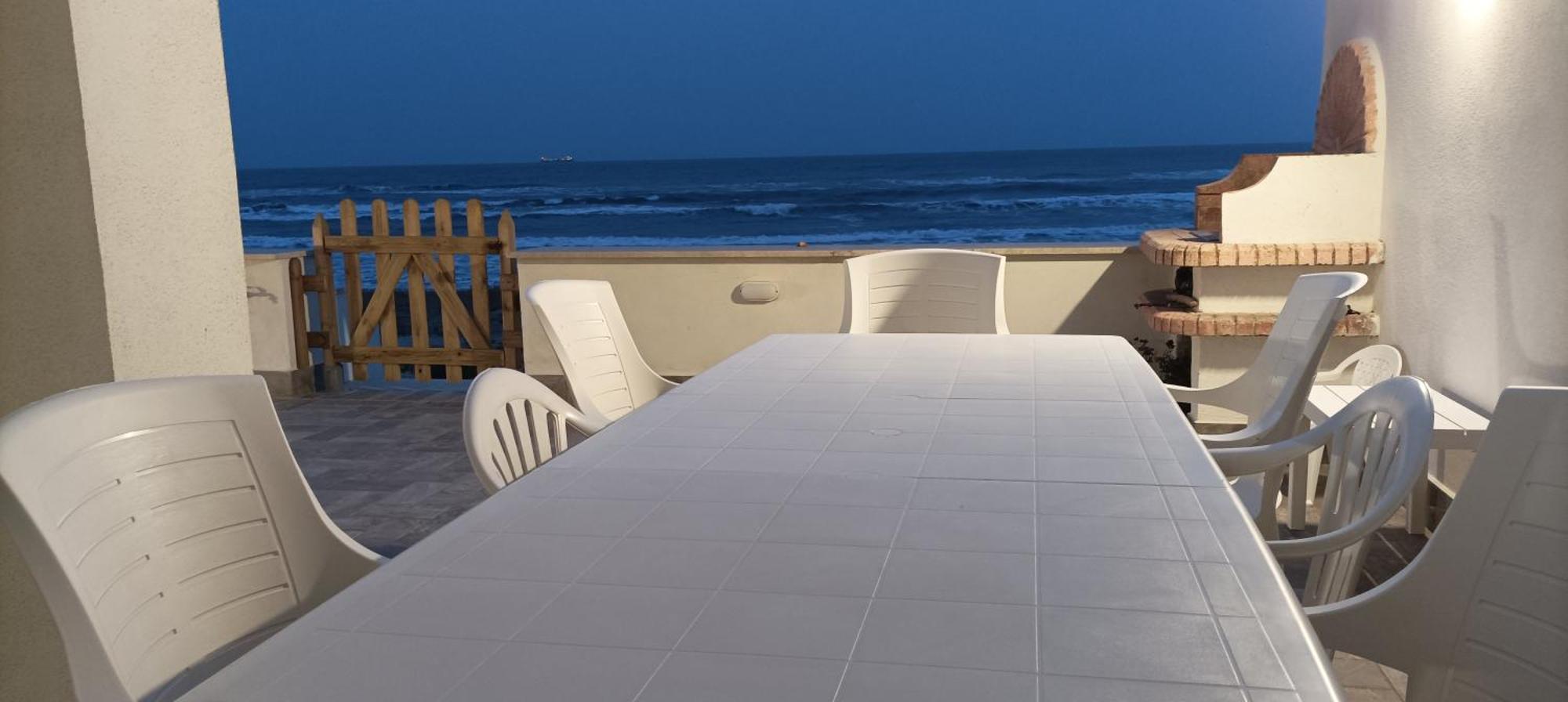 The Suite On The Beach Торваяника Экстерьер фото