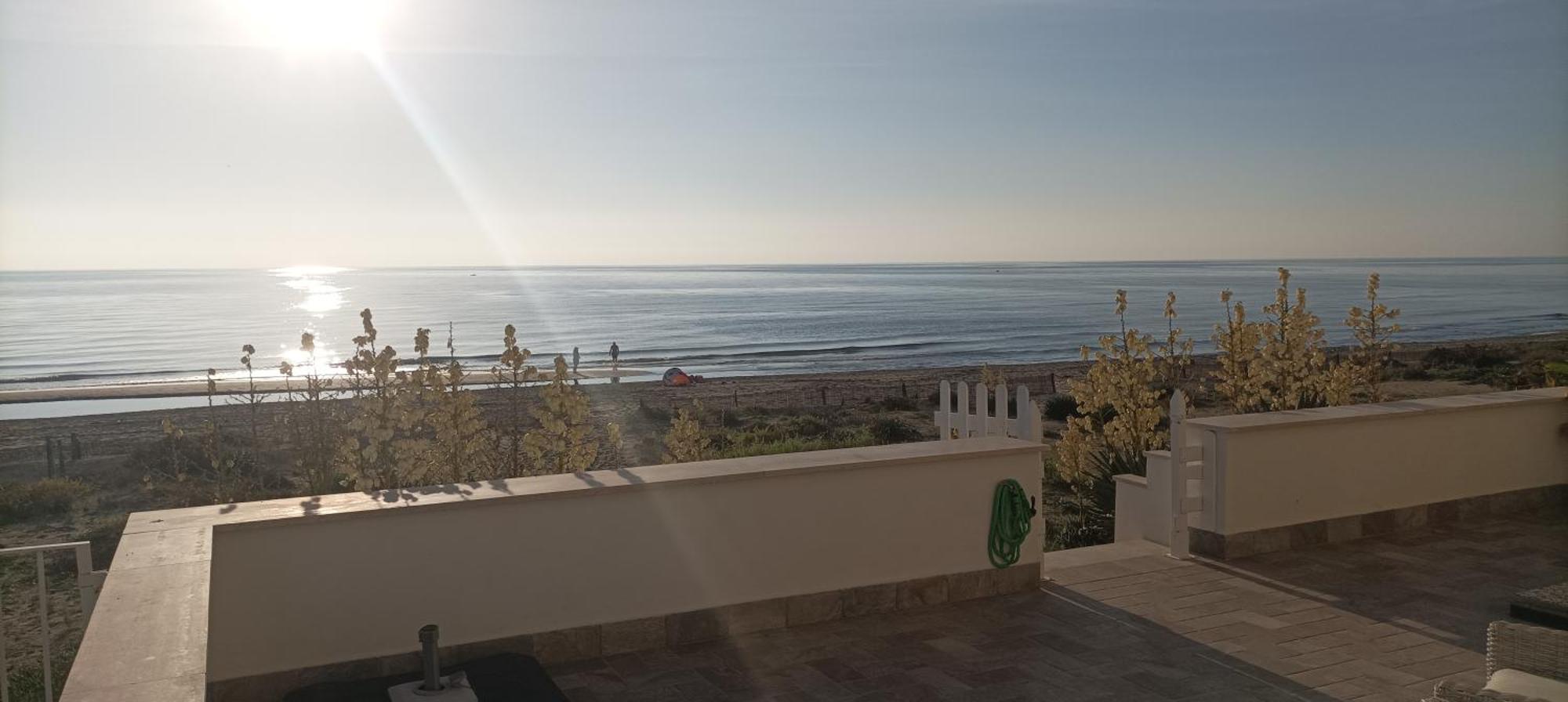 The Suite On The Beach Торваяника Экстерьер фото