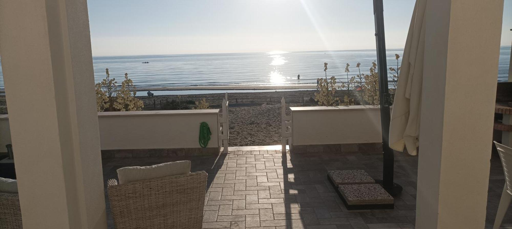 The Suite On The Beach Торваяника Экстерьер фото