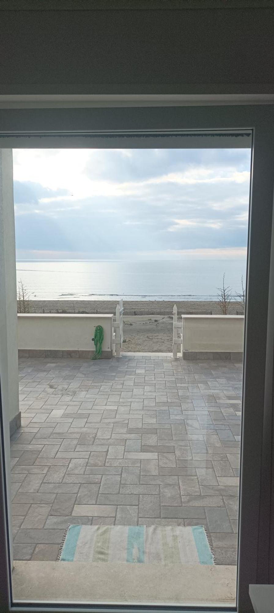 The Suite On The Beach Торваяника Экстерьер фото